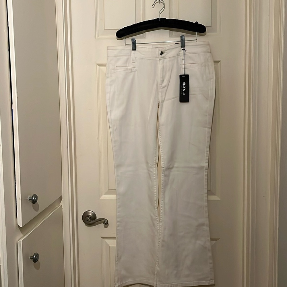 NWT Allen B. By ALLEN SCHWARTZ White Bell Bottom Jeans
